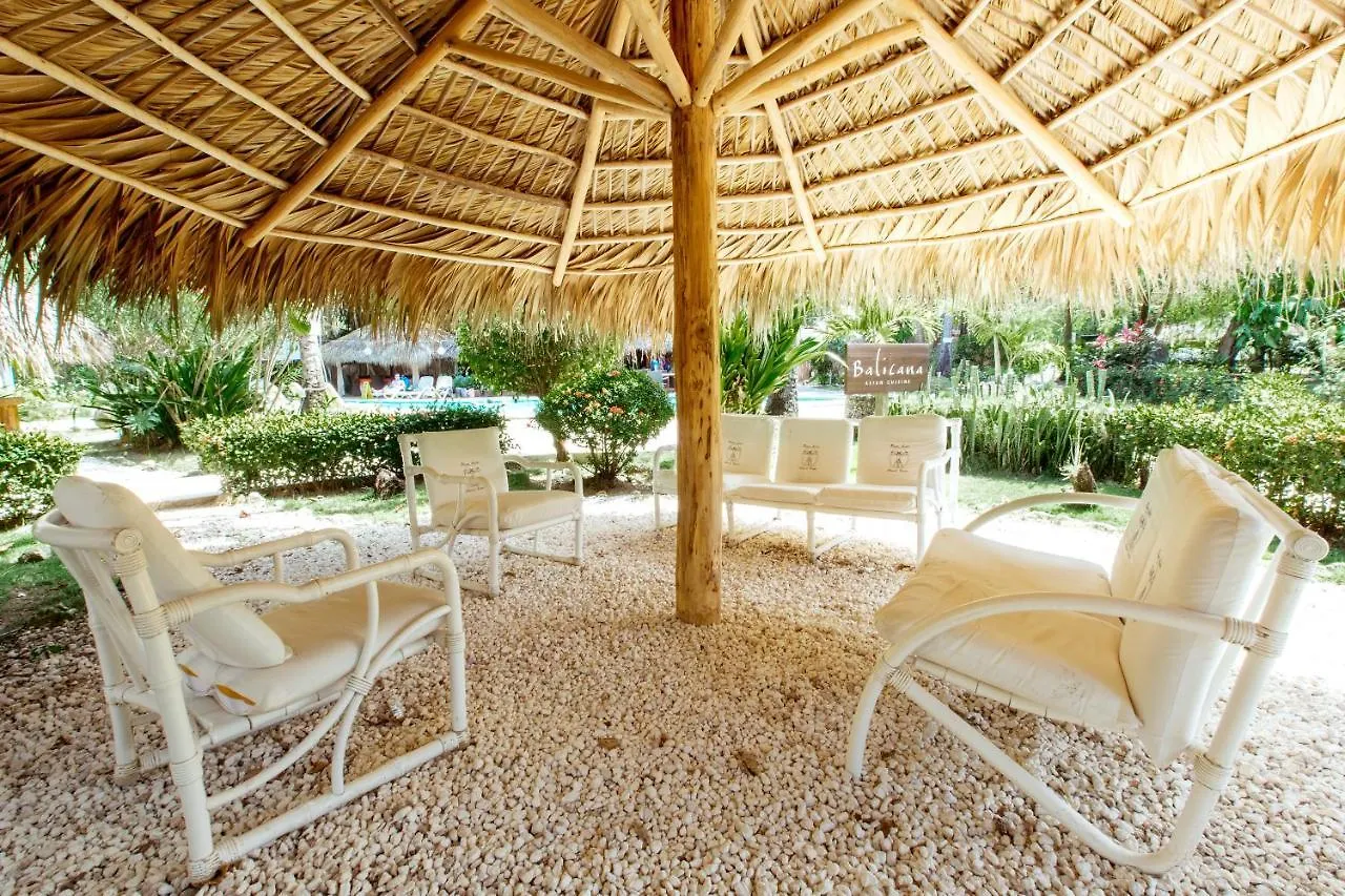 Tropicana Suites Deluxe Beach Club & Pool - Playa Los Corales Punta Cana Hotel